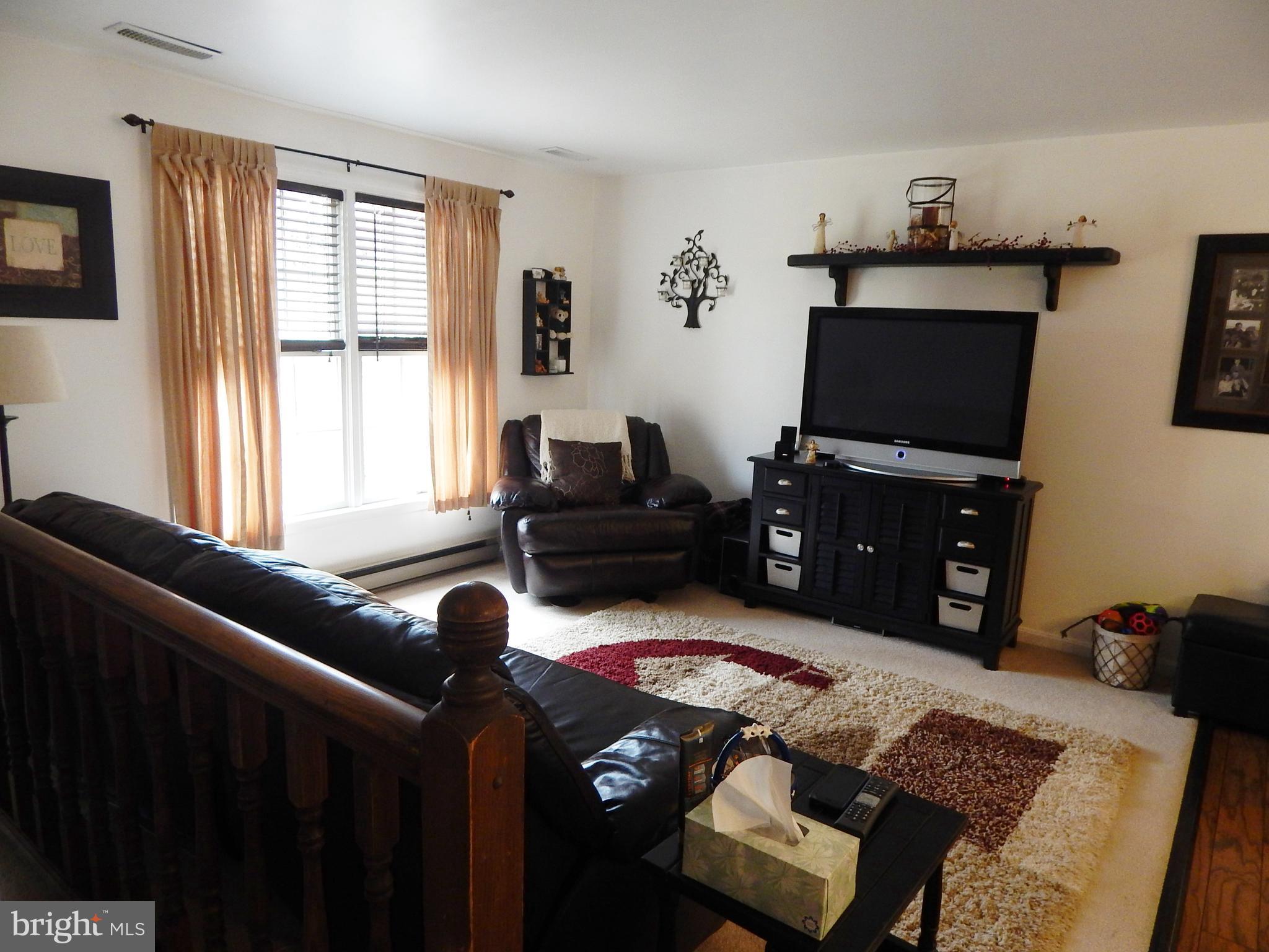 6053 Hill Road St. Leonard, MD 20685 - Photo 6 of 28 Living Room