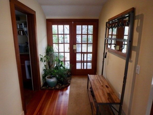 74 Turkeyland Cove Road Edgartown, MA 02539 - Photo 4 of 23 a view of a entryway
