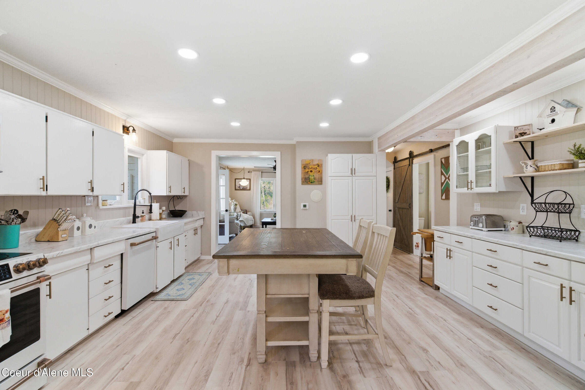 15876 South Skeel Gulch Road Cataldo, ID 83810 - Photo 25 of 64 Huge Kitchen