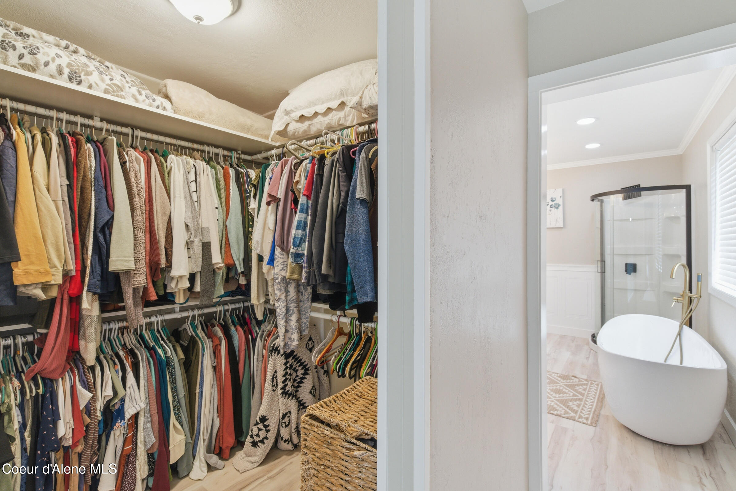 15876 South Skeel Gulch Road Cataldo, ID 83810 - Photo 35 of 64 Primary Closet