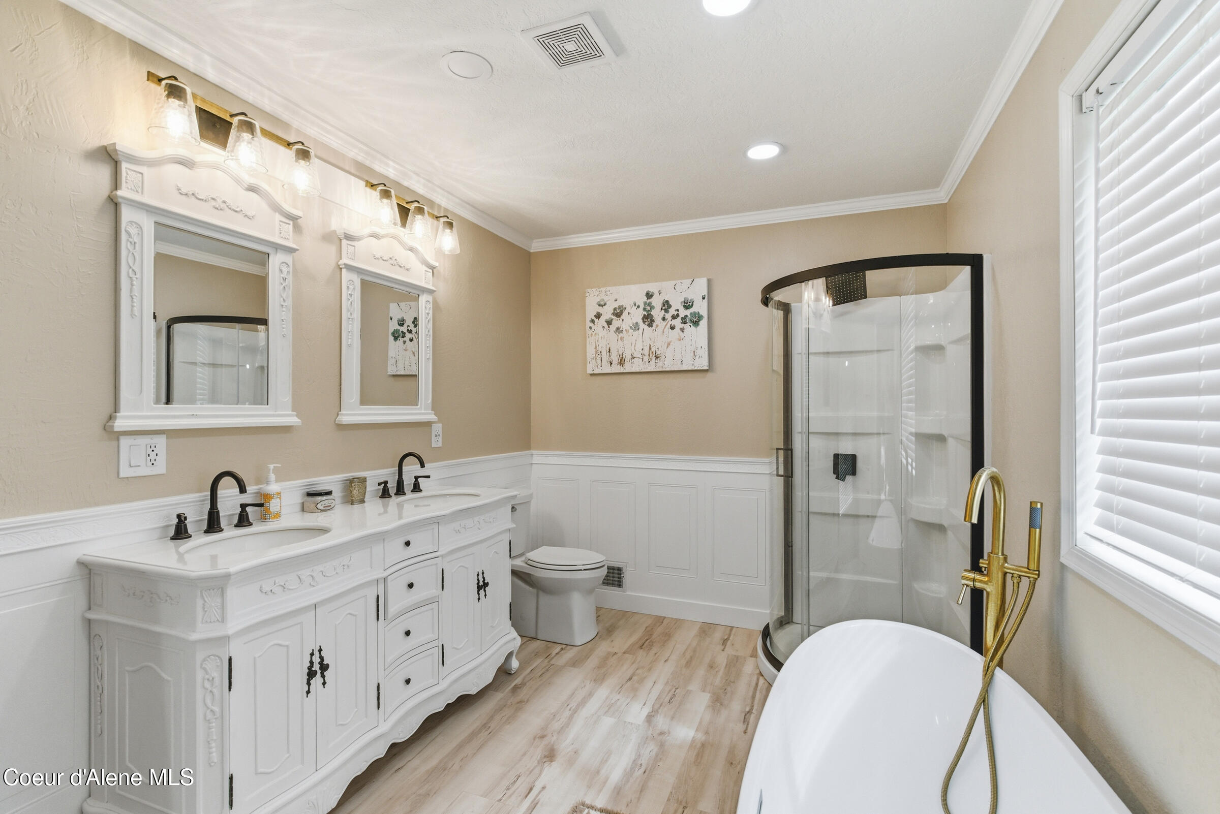 15876 South Skeel Gulch Road Cataldo, ID 83810 - Photo 36 of 64 Primary Bathroom