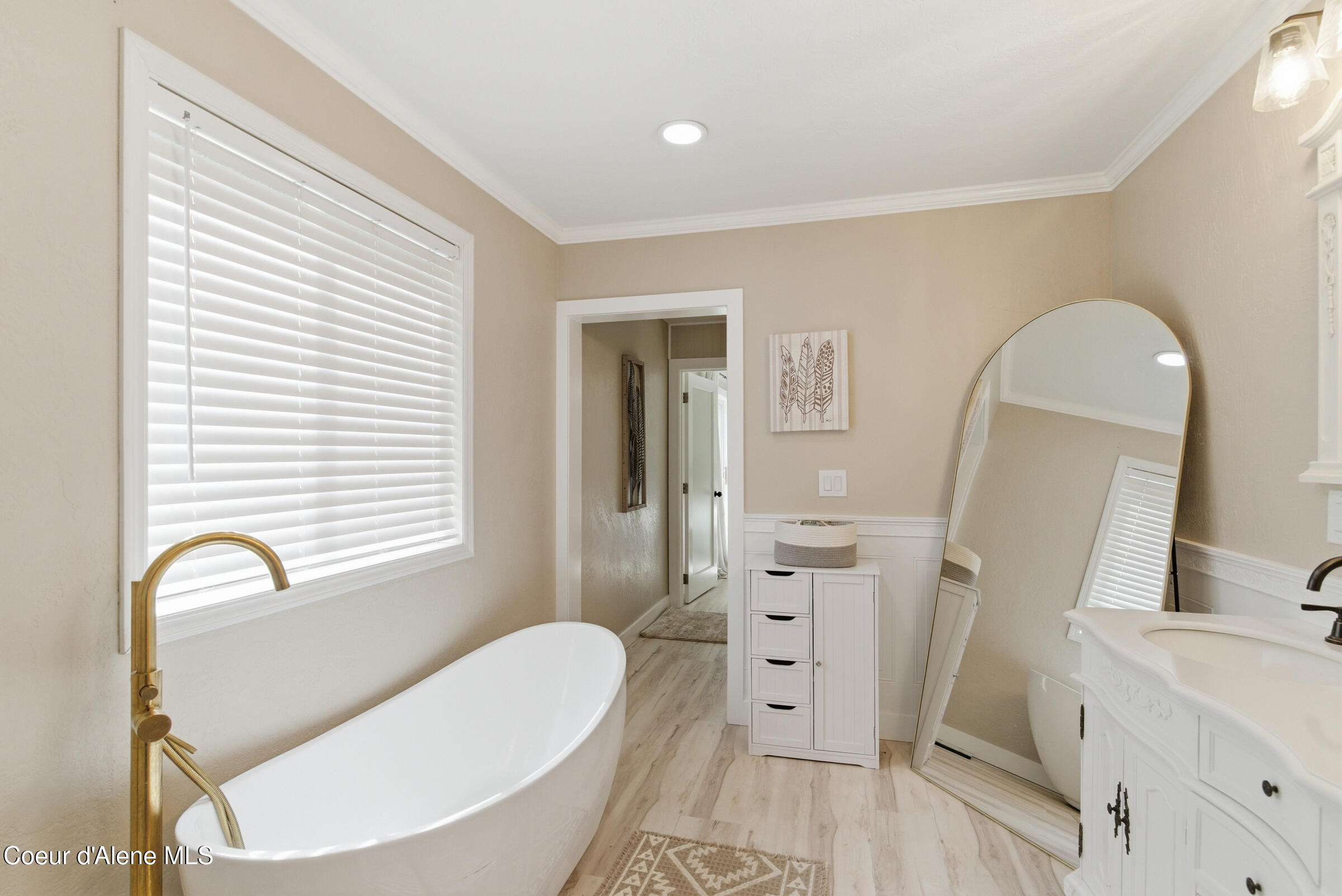 15876 South Skeel Gulch Road Cataldo, ID 83810 - Photo 37 of 64 New Primary Bathroom