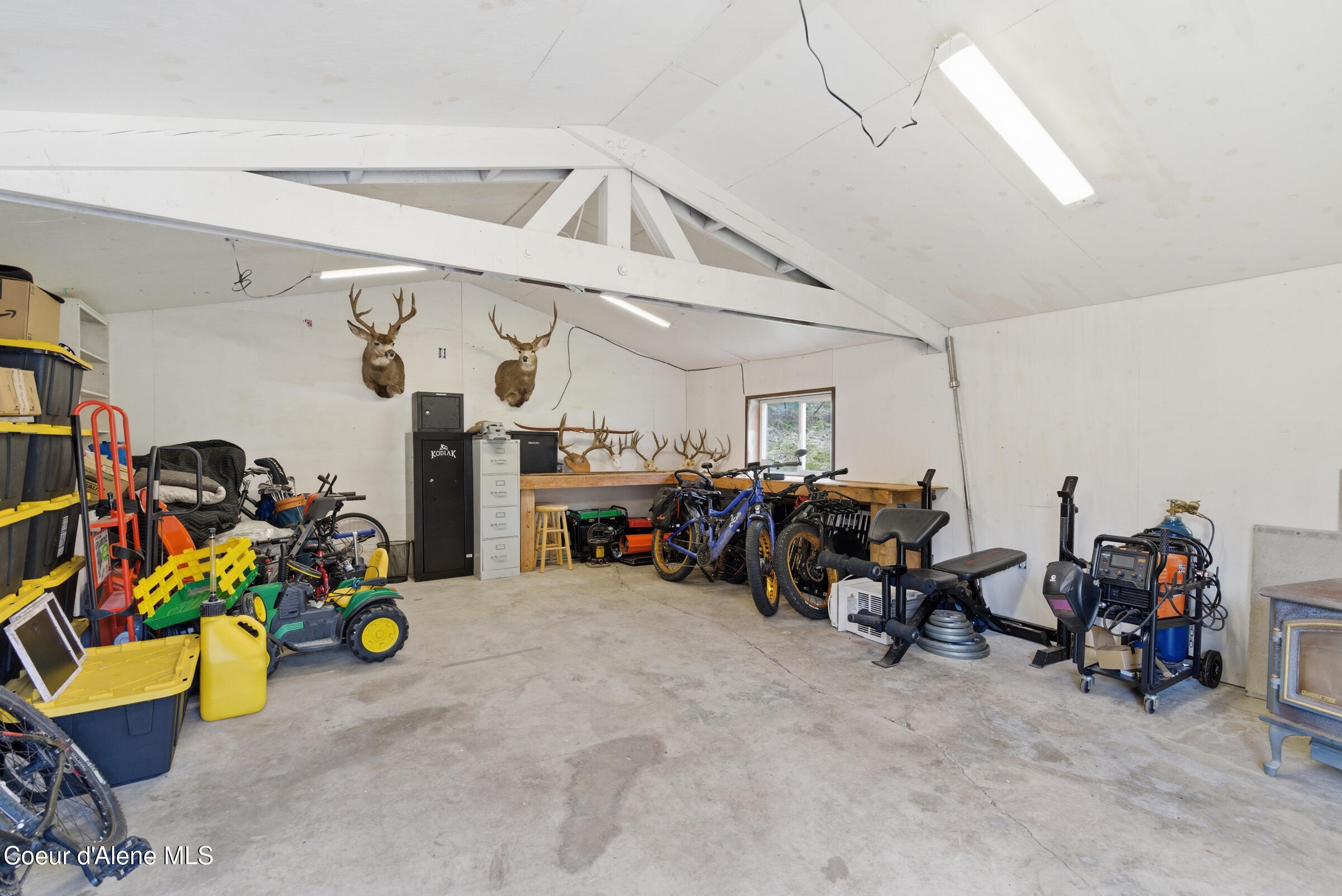 15876 South Skeel Gulch Road Cataldo, ID 83810 - Photo 43 of 64 Inside garage