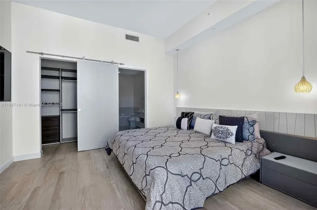 $7,800 | 55 Southwest 9th Street, Unit 4301, Miami, FL 33130