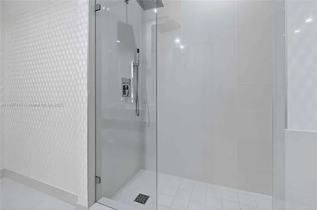 $7,800 | 55 Southwest 9th Street, Unit 4301, Miami, FL 33130