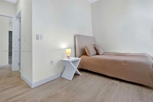 $7,800 | 55 Southwest 9th Street, Unit 4301, Miami, FL 33130