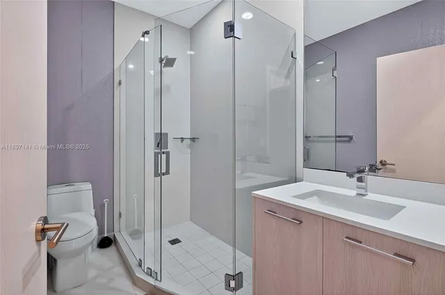 $7,800 | 55 Southwest 9th Street, Unit 4301, Miami, FL 33130