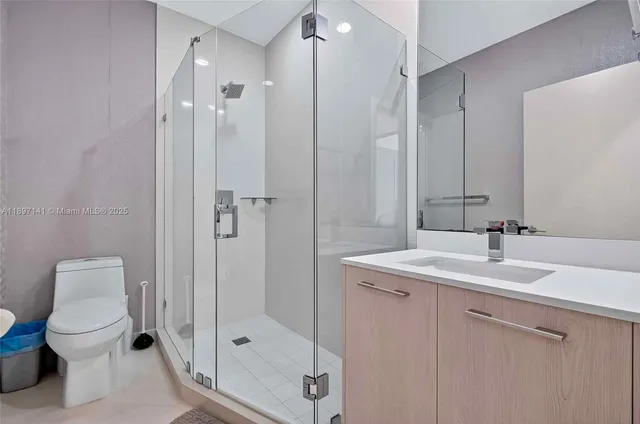 $7,800 | 55 Southwest 9th Street, Unit 4301, Miami, FL 33130