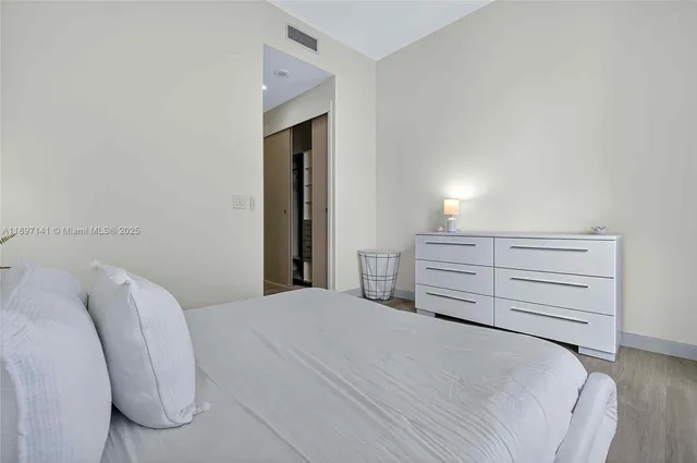 $7,800 | 55 Southwest 9th Street, Unit 4301, Miami, FL 33130