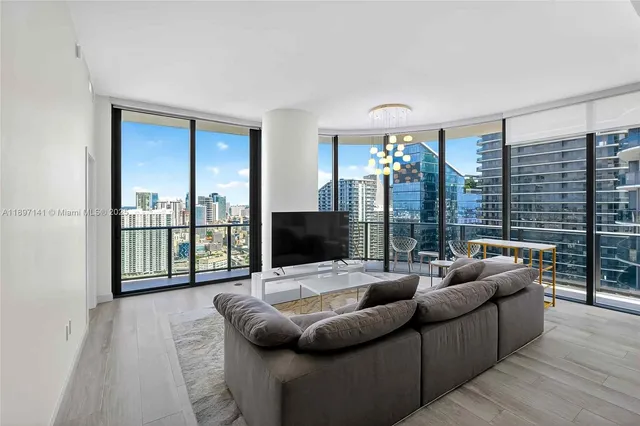 $7,800 | 55 Southwest 9th Street, Unit 4301, Miami, FL 33130