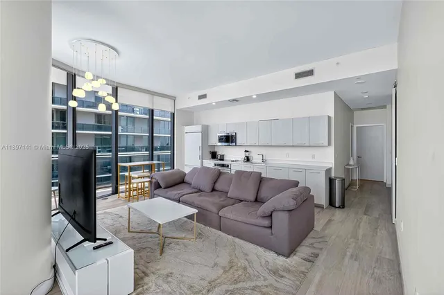 $7,800 | 55 Southwest 9th Street, Unit 4301, Miami, FL 33130