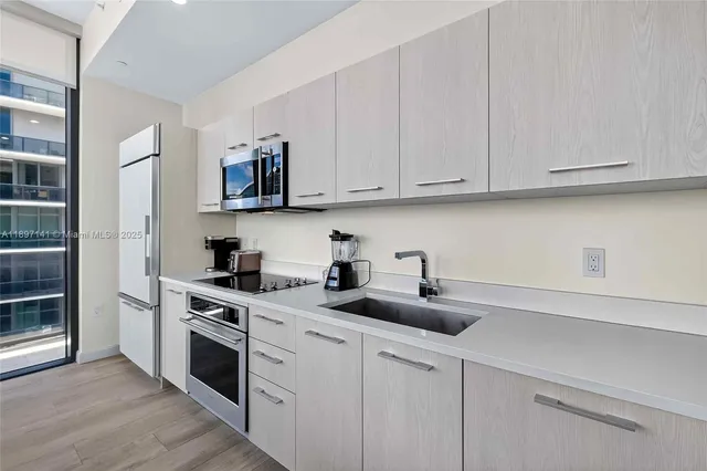 $7,800 | 55 Southwest 9th Street, Unit 4301, Miami, FL 33130