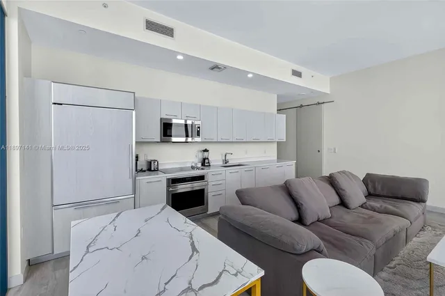 $7,800 | 55 Southwest 9th Street, Unit 4301, Miami, FL 33130