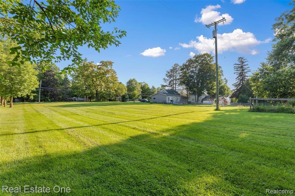 515 Bowers Road Lapeer, MI 48446 - Photo 2 of 3
