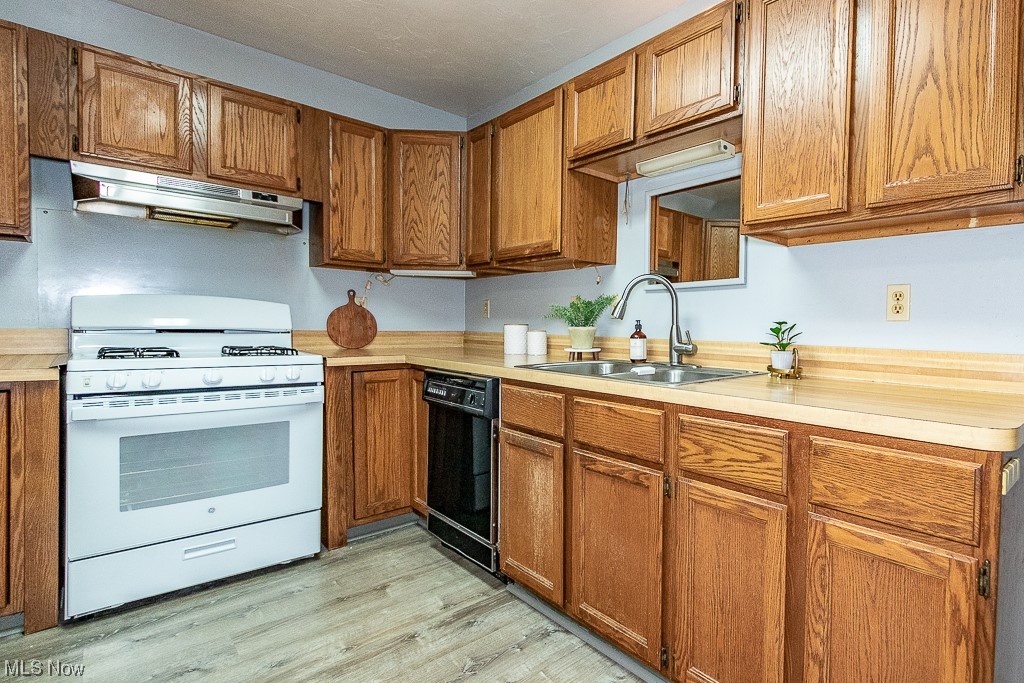 14825 Sisson Road Chardon, OH 44024 - Photo 7 of 33