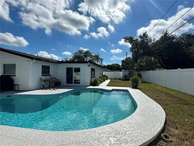 $495,000 | 7100 21st Street North, St. Petersburg, FL 33702