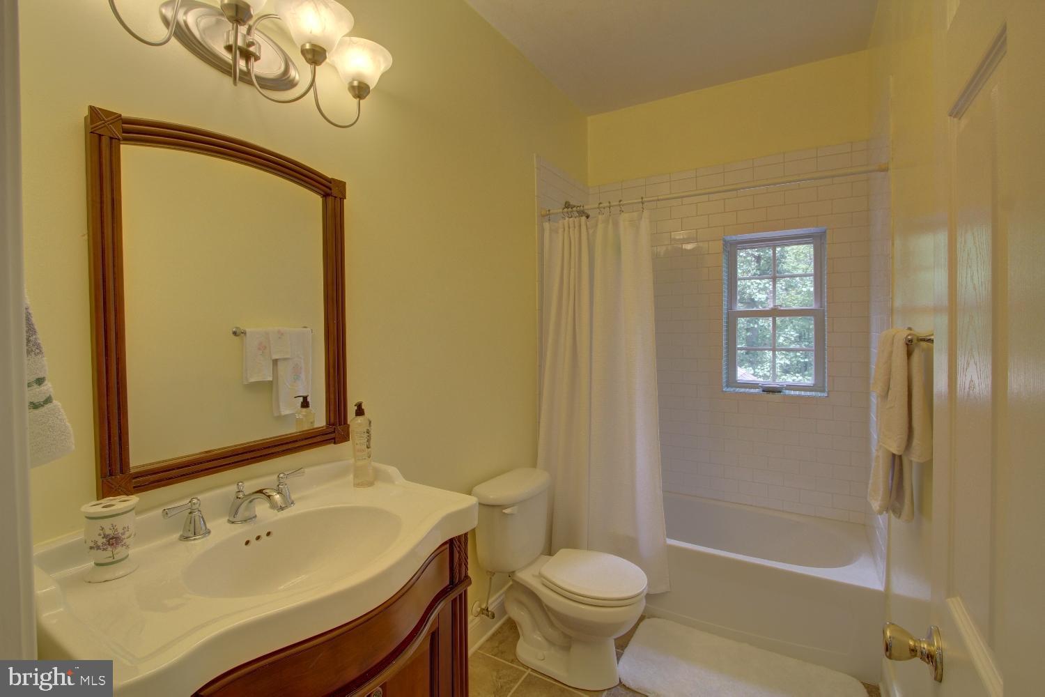 729 Fingerboard Schoolhouse Road Earleville, MD 21919 - Photo 44 of 52 2nd Floor Bath