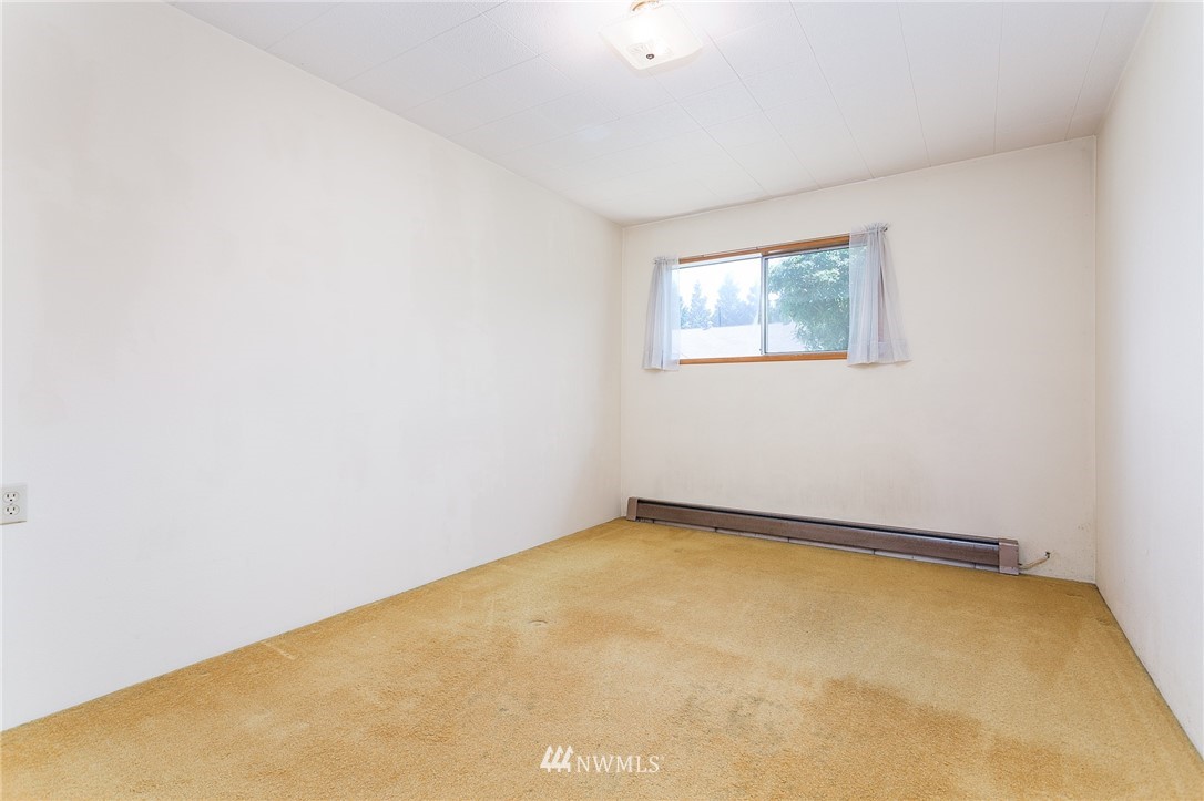 1063 West Axton Road Bellingham, WA 98226 - Photo 17 of 40