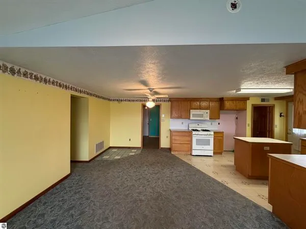 $259,900 | 7861 South Dyer Lake Drive, Falmouth, MI 49632