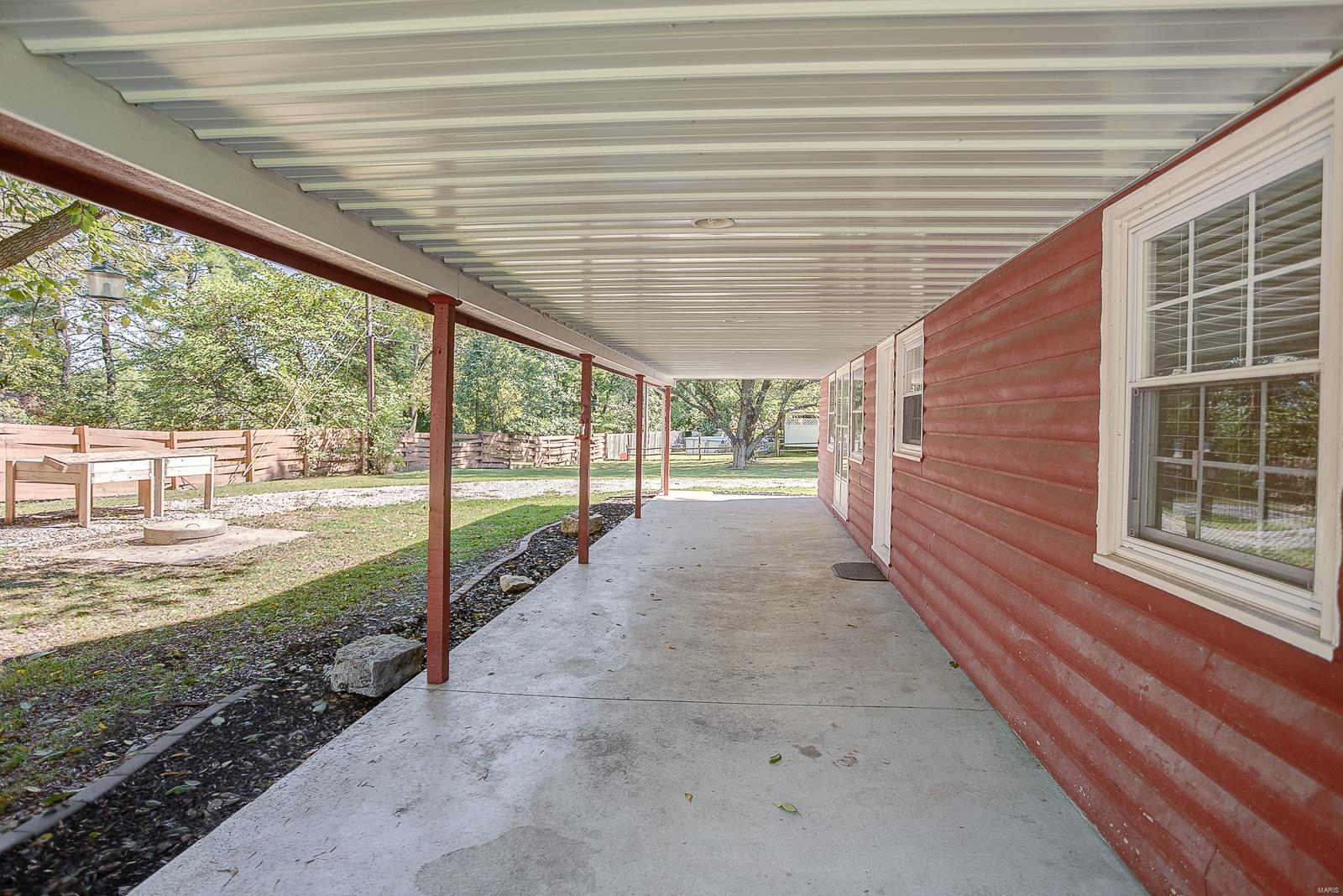 16734 Oak Bridge Road Brighton, IL 62012 - Photo 5 of 33 Gallery Image 5