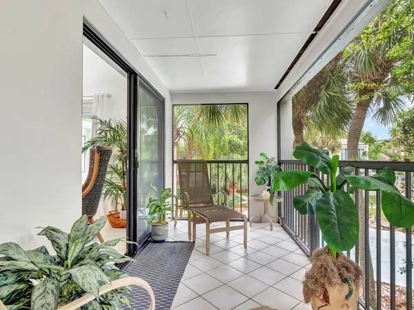 $2,500 | 1155 Reef Road, Unit B2, Vero Beach, FL 32963