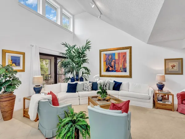 $2,500 | 1155 Reef Road, Unit B2, Vero Beach, FL 32963