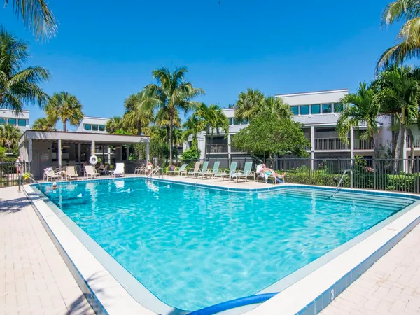 $2,500 | 1155 Reef Road, Unit B2, Vero Beach, FL 32963