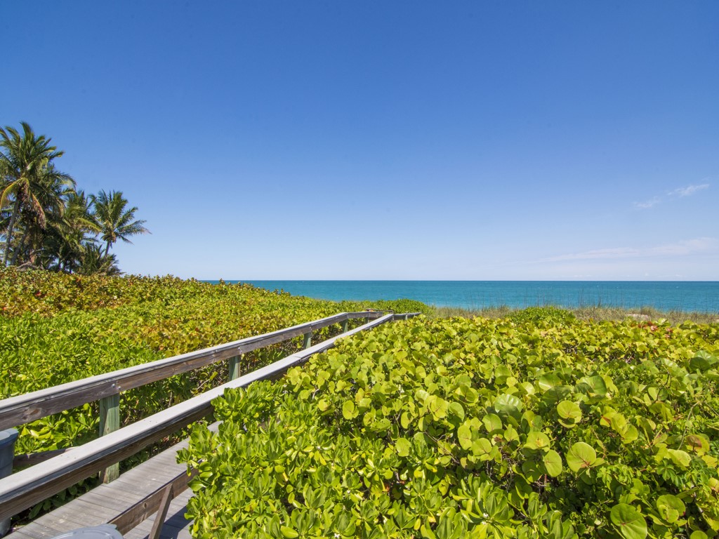 1155 Reef Road, Unit B2 Vero Beach, FL 32963 - Photo 29 of 32 a view of balcony with mountain view