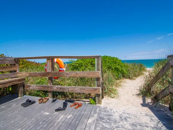 $2,500 | 1155 Reef Road, Unit B2, Vero Beach, FL 32963