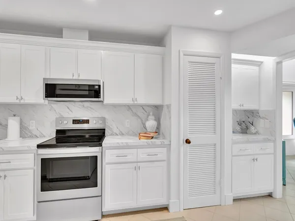 $2,500 | 1155 Reef Road, Unit B2, Vero Beach, FL 32963