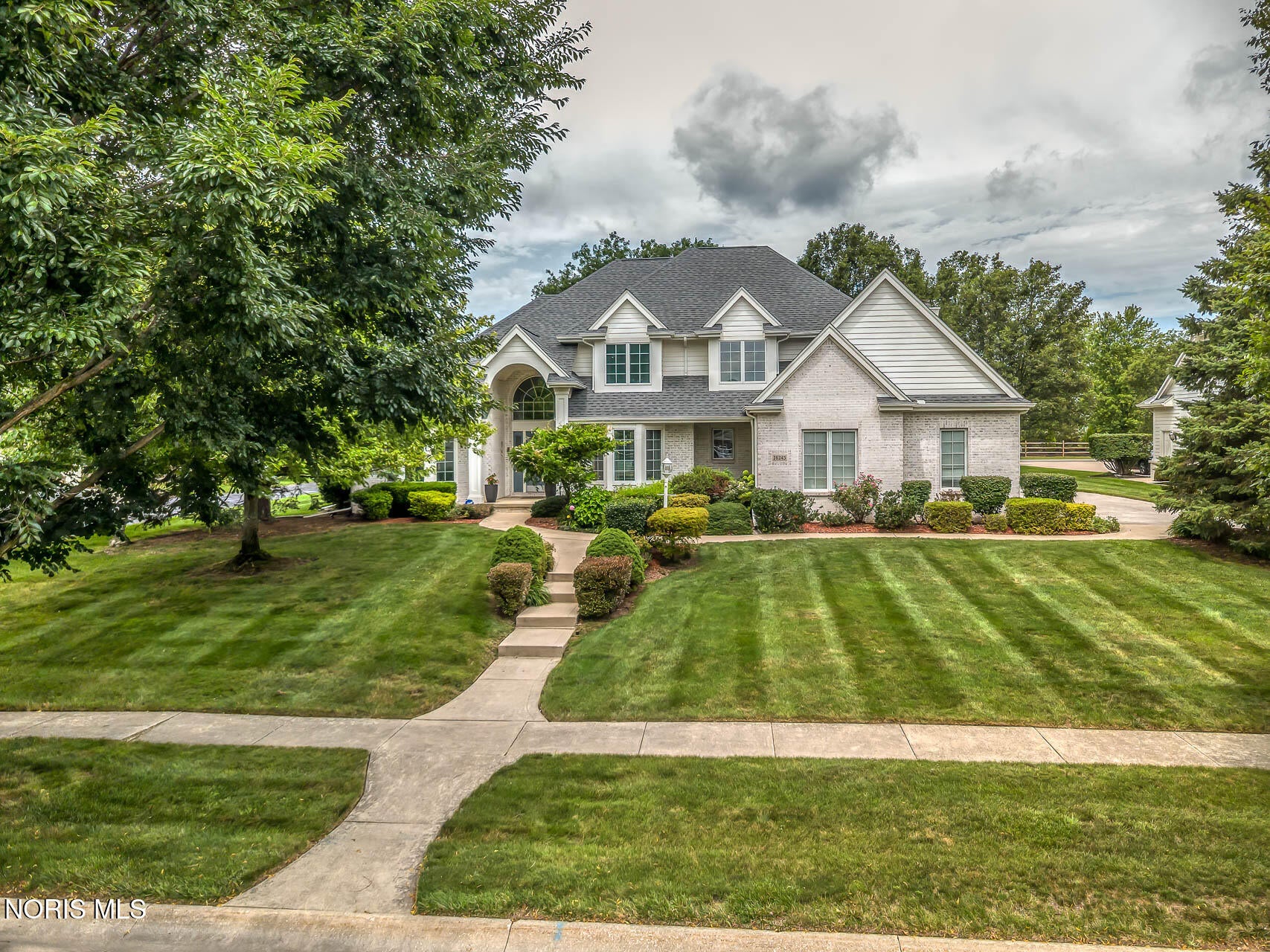 26245 Seminary Road Perrysburg, OH 43551 - Photo 2 of 55 Gallery Image 2