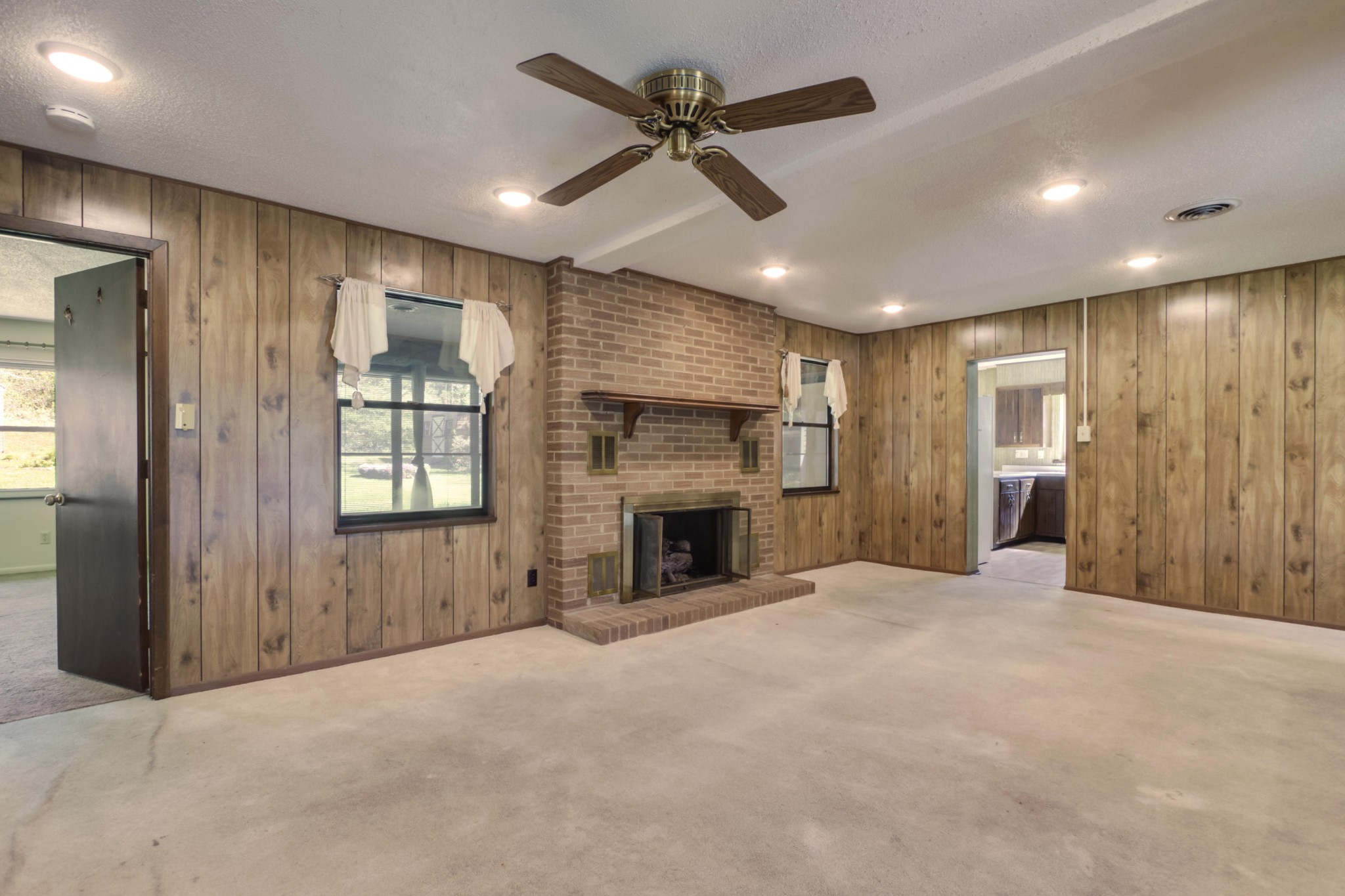108 Pratt Lane Oak Ridge, TN 37830 - Photo 2 of 27 Gallery Image 2