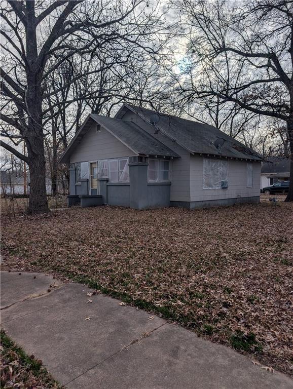 300 South 1st Street Sheldon, MO 64784 - Photo 2 of 5