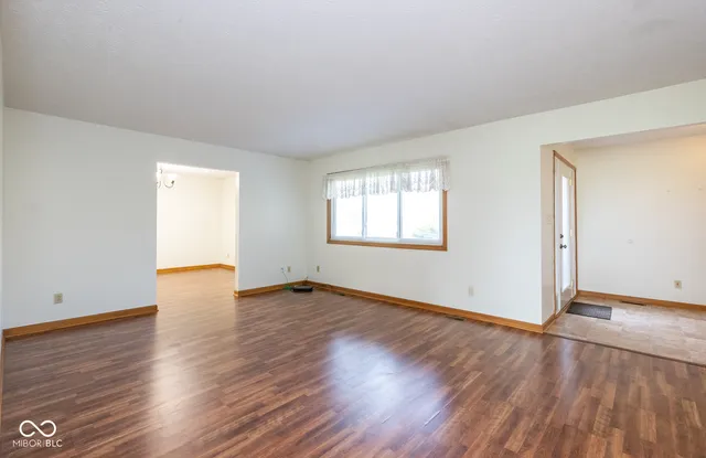 $799,900 | 6145 North 400 West, Fairland, IN 46126