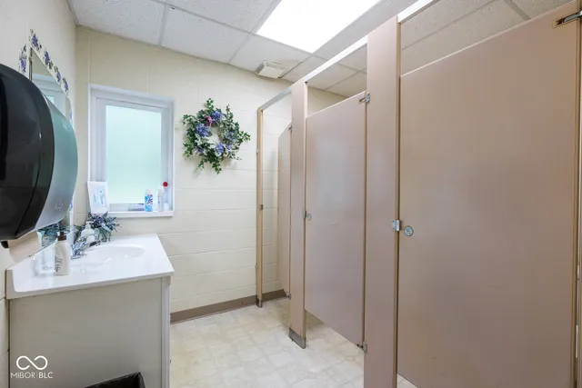 $799,900 | 6145 North 400 West, Fairland, IN 46126