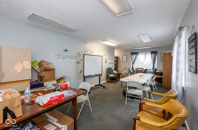 $799,900 | 6145 North 400 West, Fairland, IN 46126