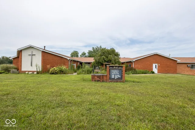 $799,900 | 6145 North 400 West, Fairland, IN 46126