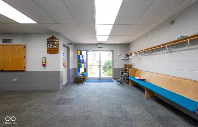 $799,900 | 6145 North 400 West, Fairland, IN 46126