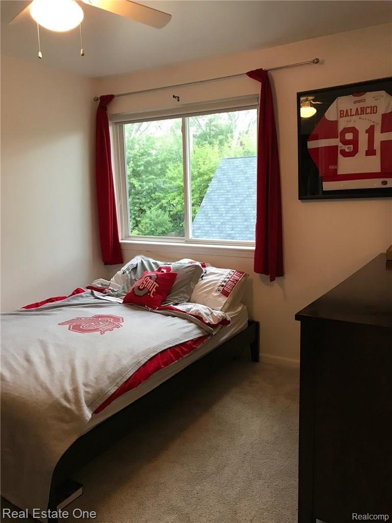 2183 Manchester Road Birmingham, MI 48009 - Photo 13 of 17 BEDROOM