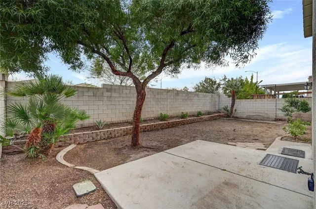$2,337 | 893 Dancing Vines Avenue, Las Vegas, NV 89183