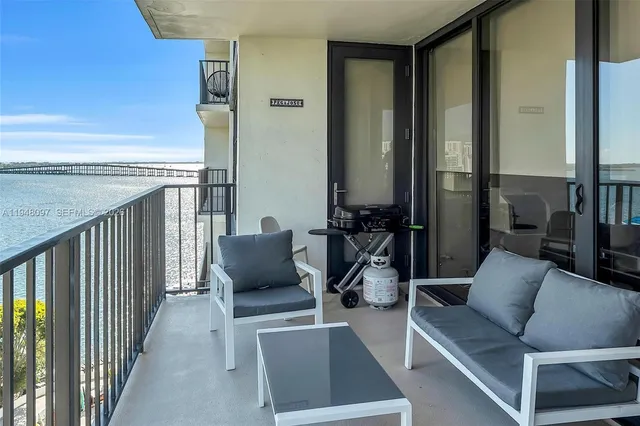 $6,000 | 1865 Brickell Avenue, Unit A1501, Miami, FL 33129