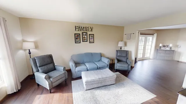 $374,900 | 119 Hall Lane, Alden, MN 56009