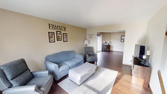 $374,900 | 119 Hall Lane, Alden, MN 56009