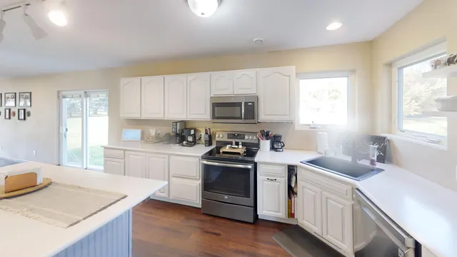 $374,900 | 119 Hall Lane, Alden, MN 56009