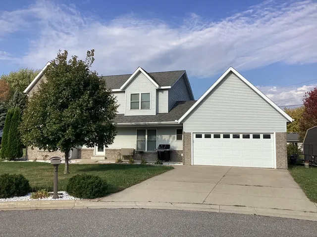 $374,900 | 119 Hall Lane, Alden, MN 56009