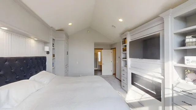 $374,900 | 119 Hall Lane, Alden, MN 56009