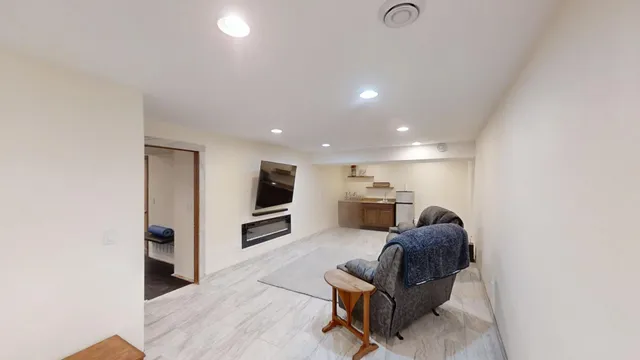 $374,900 | 119 Hall Lane, Alden, MN 56009