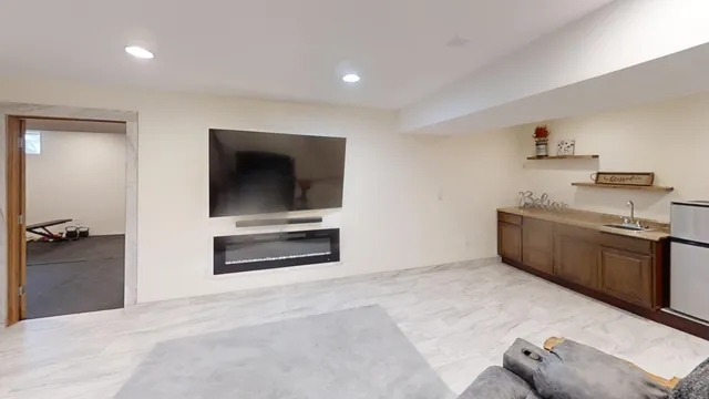 $374,900 | 119 Hall Lane, Alden, MN 56009