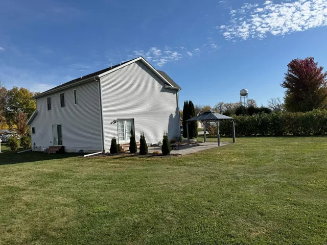 $374,900 | 119 Hall Lane, Alden, MN 56009