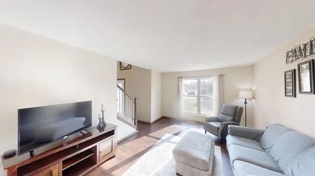 $374,900 | 119 Hall Lane, Alden, MN 56009